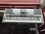 Yamaha PSR I425