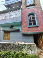 2.5 khata জায়গা 2তালা বাড়ি ৫টা বেডরুম অ্যাটাচ বাথরুম ২টা ফ্লোরে কিচেন