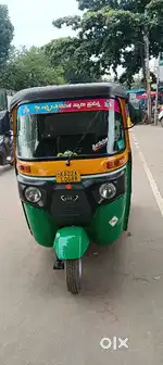 CNG Bajaj Auto very good condition single owner contact