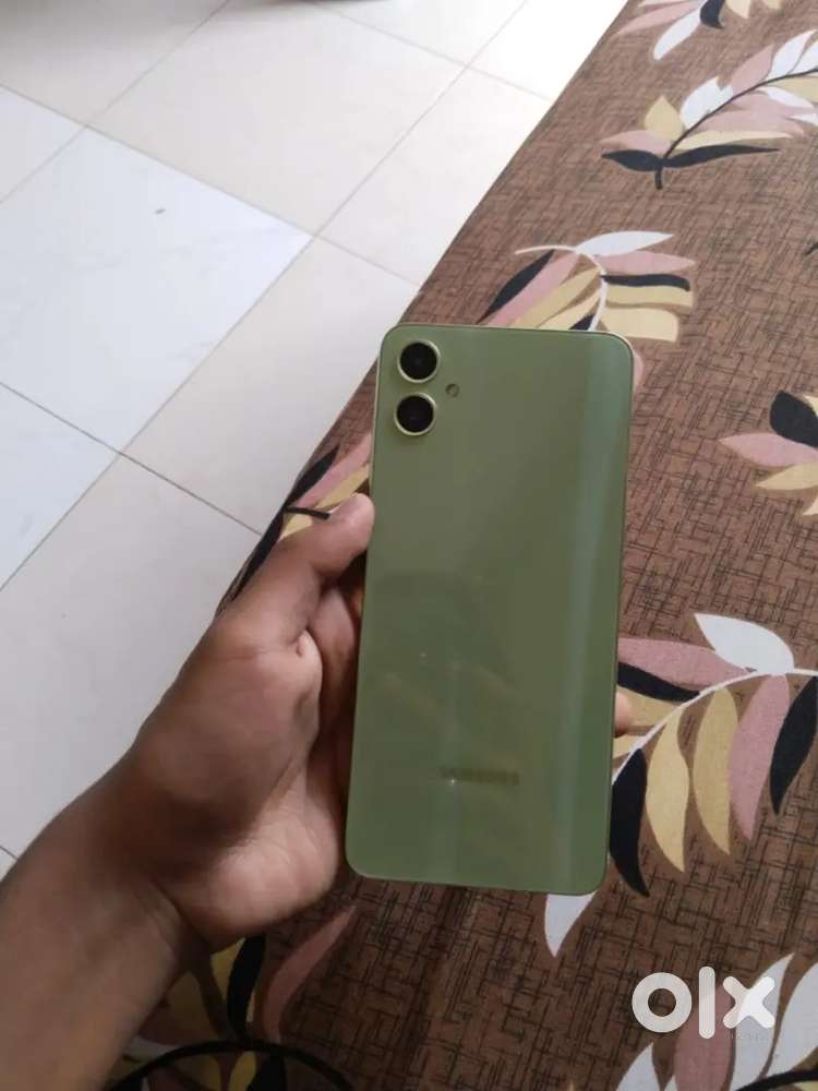 Samsung a05 galaxy  box compilat condition  100 with charger