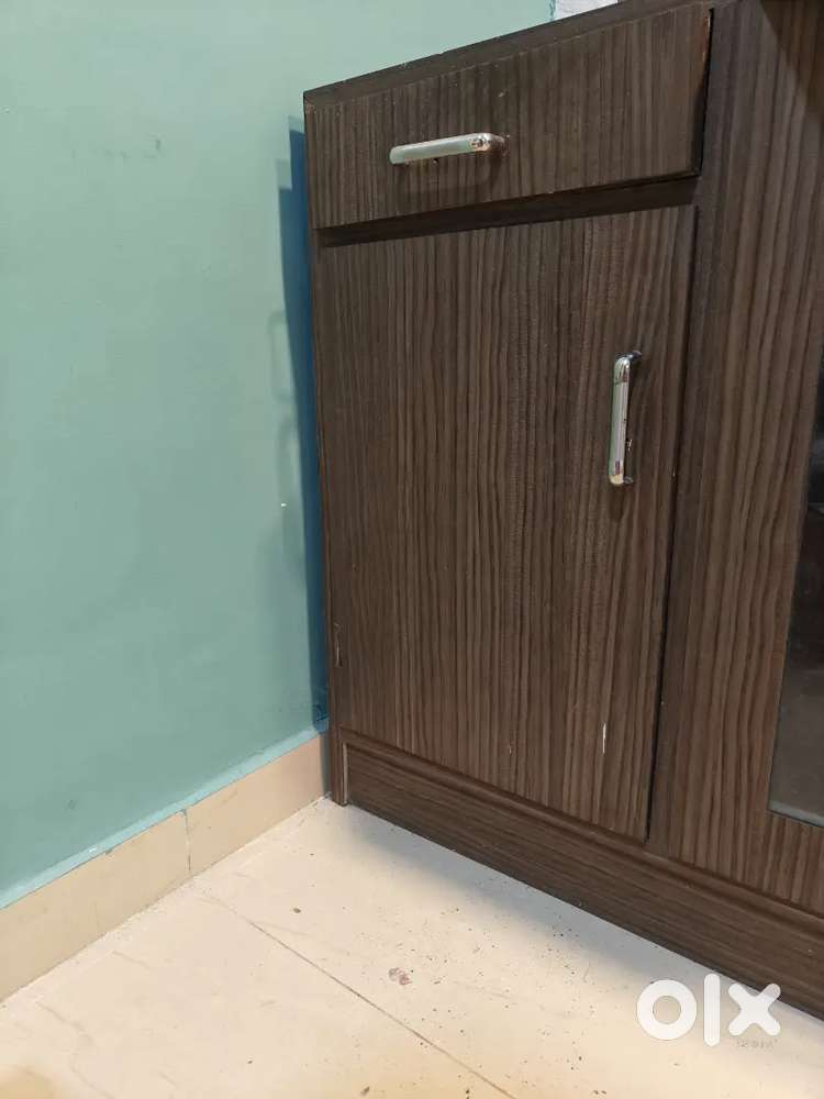 Premium Quality Showcase for Sale – Well-Maintained