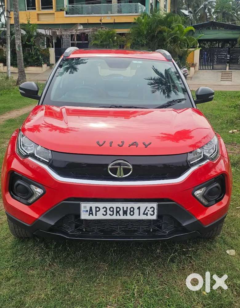 Tata Nexon SUNROOF