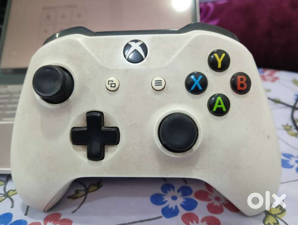 Official Xbox Wireless Controller – Like New
