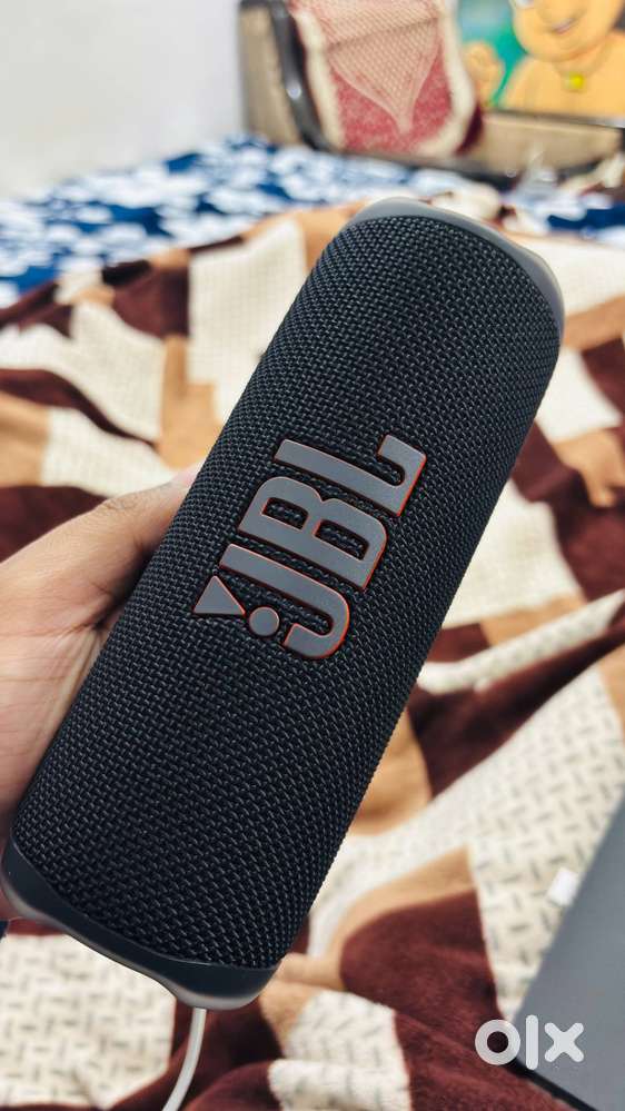 JBL Flip 6 – 1 Day Old  Open Box  Black  Original Bill & Box  30W