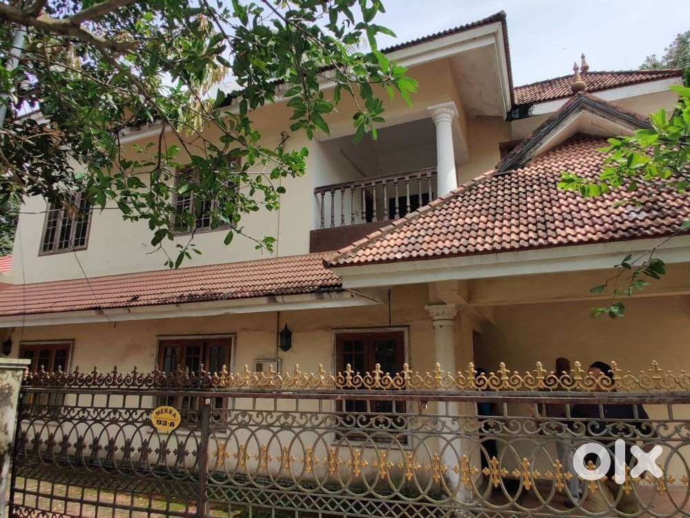5BHK House on 8.5 Cents near Changampuzha Park, Edappally