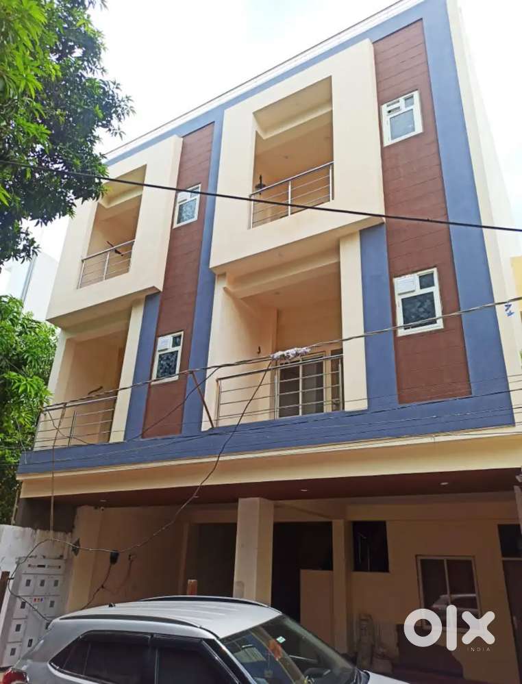 3 bhk House with parking area available behror aadarsh colony