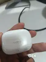 Realme t300 earphones charging case