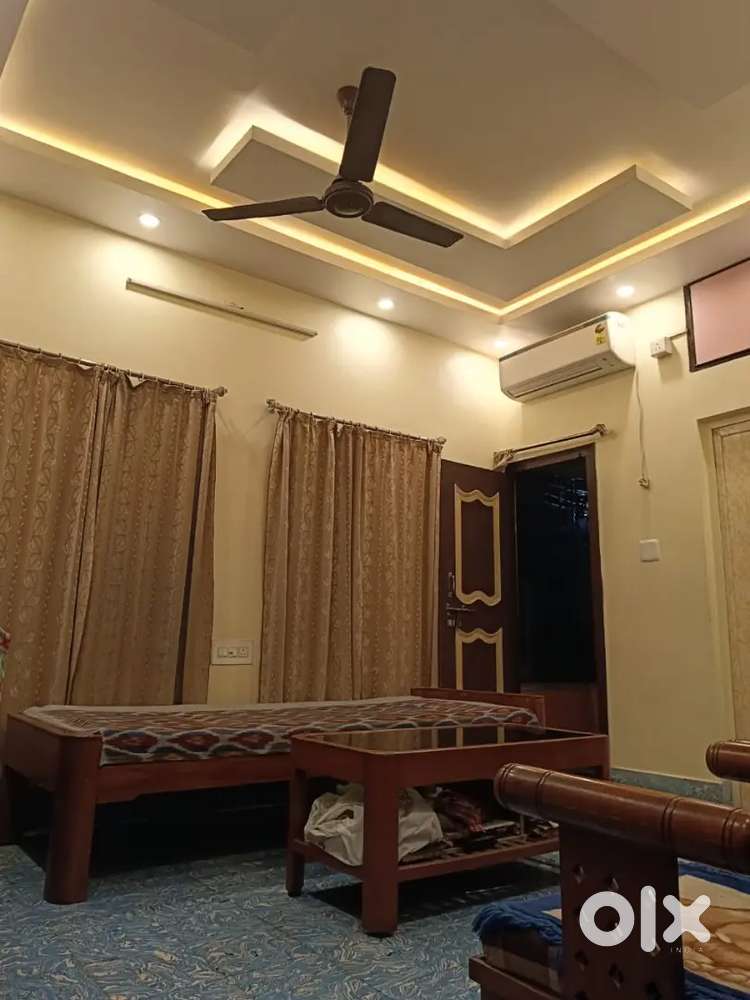 AC 2BHK HOUSE FOR RENT BESIDE MAIN ROAD.
