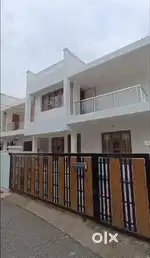 4.6 cent plot 2100 sft 4 bhk house sale at Poothotta ,Thripunithura.