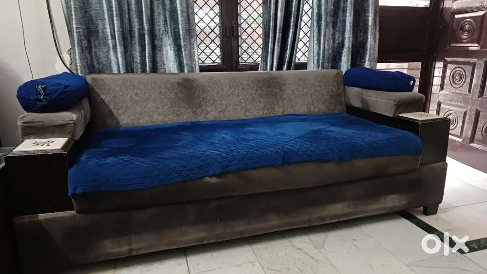 5 Seater Sofa Set (3+1+1)-quite good condition-Urgent sale