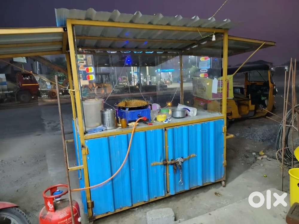 Pan shop selling