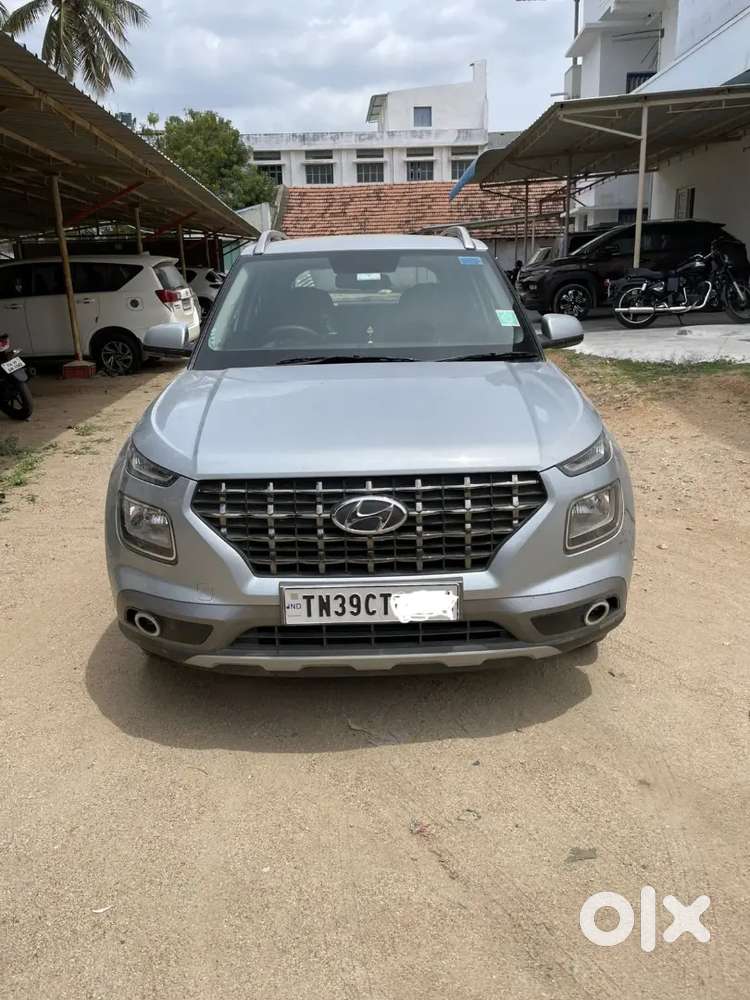 Hyundai Venue 2022 Petrol Well Maintained