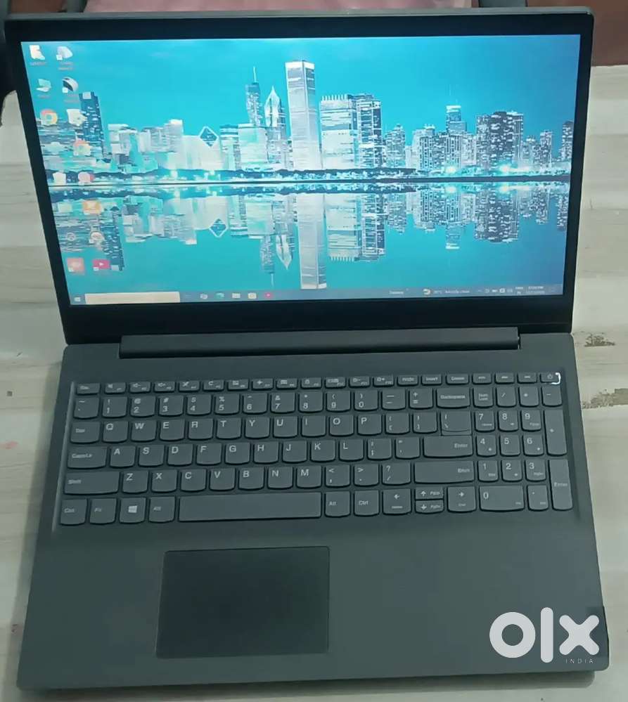 Lenovo i3 7Gen 8 GB RAM, 256 GB SSD inbuilt graphics card justlike new