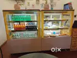 Display fridge both one cold and one hot