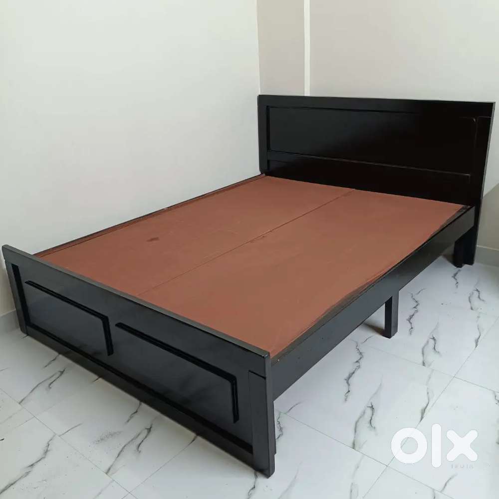 New Queen size cot Available Size 5/6.5 COD AVAILABLE