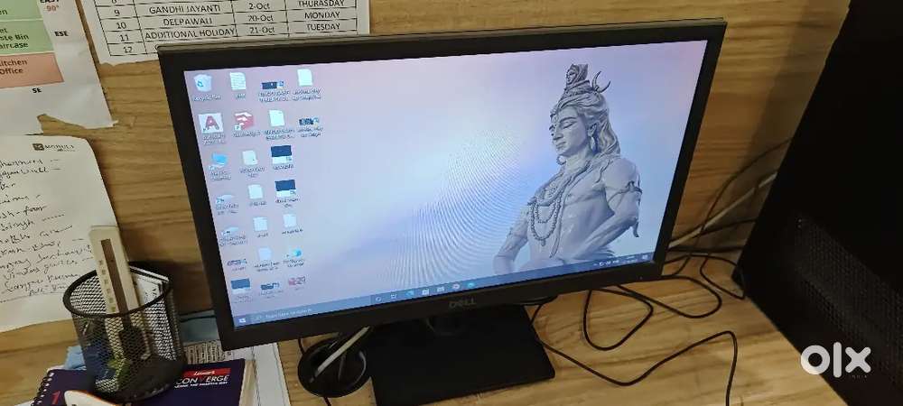 Dell 19 inch 5 monitors Available