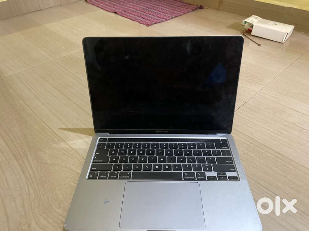 Macbook pro 2020 display broken