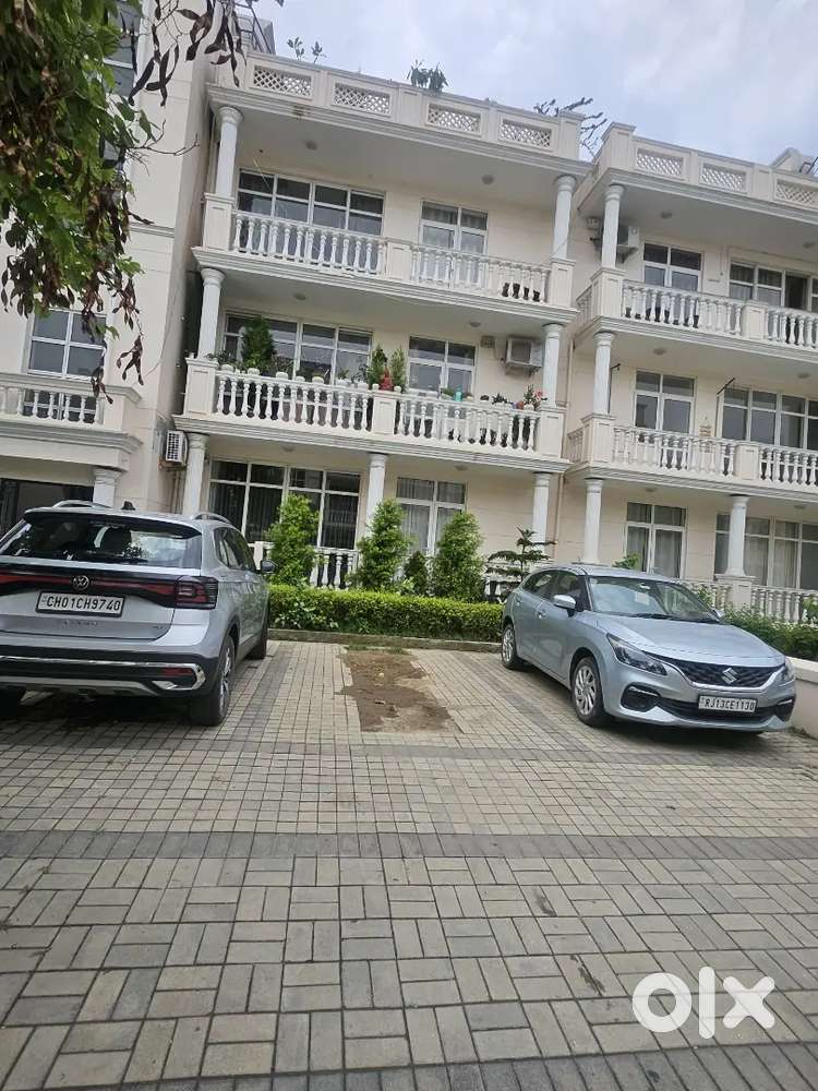 3bhk For Sale on Ground Floor in DLF Hyde Park New Chandigarh.
