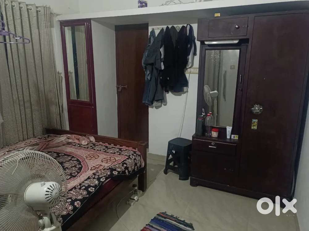 Very beautiful 1 bb studio room rent 1 bachelor