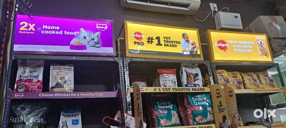 SALES PERSON AT SHOP