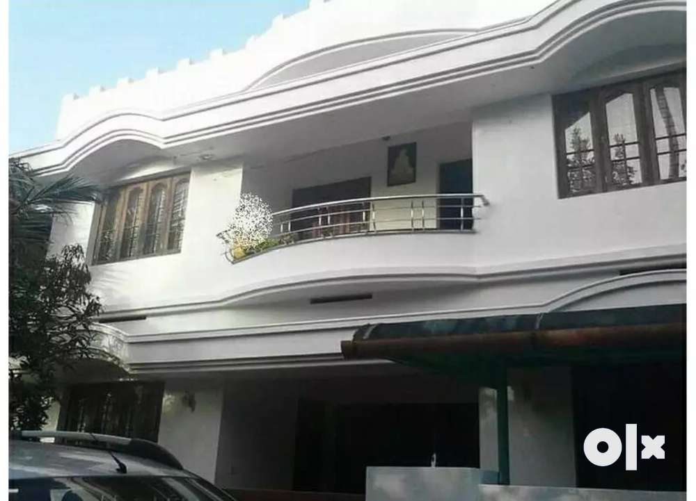 6.25 cent, 4 bed 4 bath house, Angamaly Town posh area, 80 lakhs