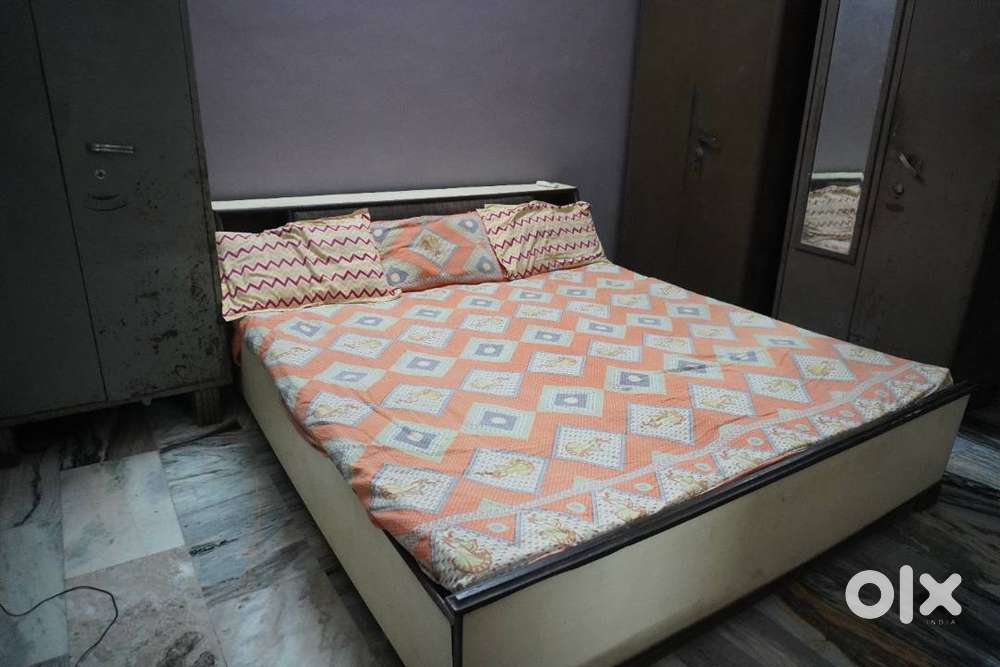 King size bed (6 feet * 6 feet)
