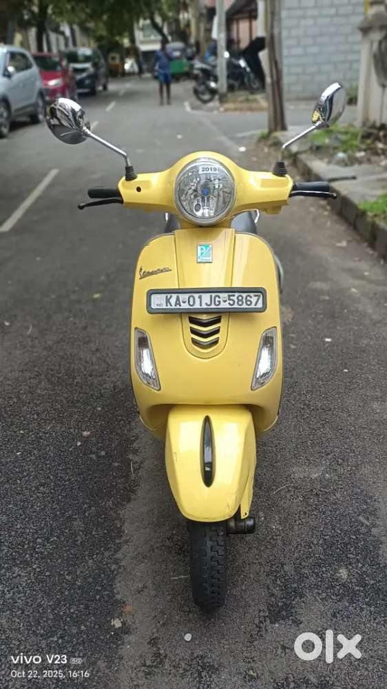 VESPA 125 2019 MODEL BS4 ENGINE 1ST OWNER