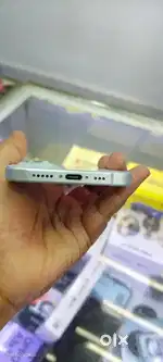 iPhone 15 128gb 92% battery