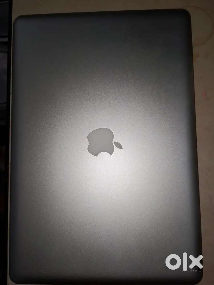 MAC BOOK PRO LAPTOP