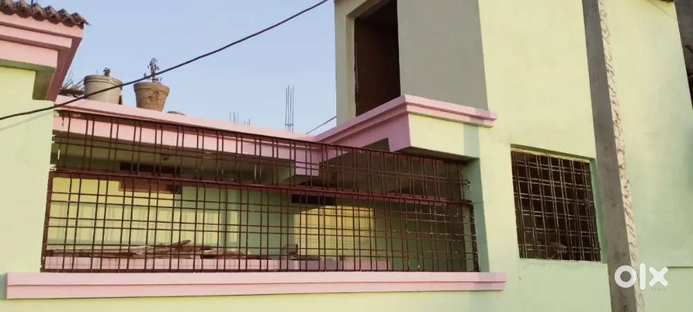 Spacious Family Home with Large Backyard and Modern Upgrad