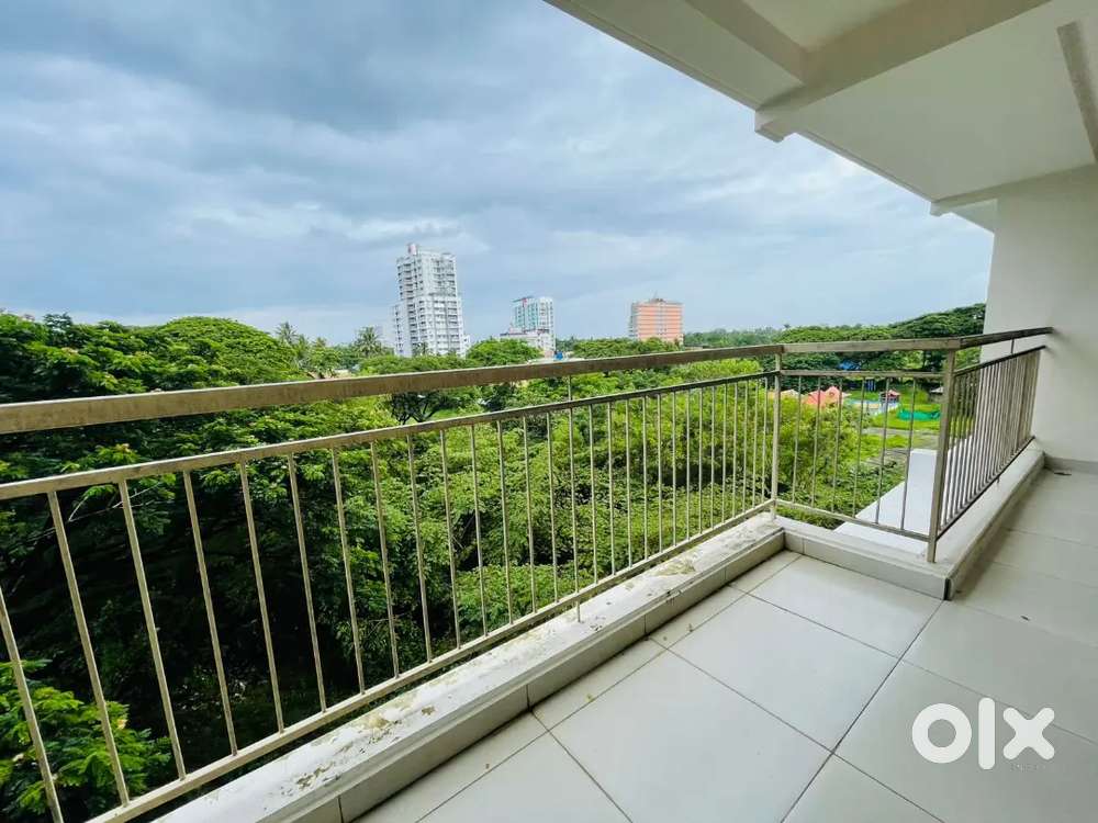 3BHK SEMI FURNISHED FLAT FOR RENT. NEAR VYTILA