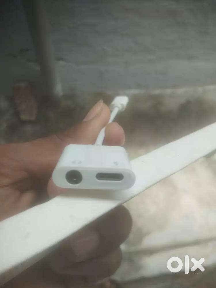 IPhone lightning to 3.5 mm audio jack and charging cable in one cable