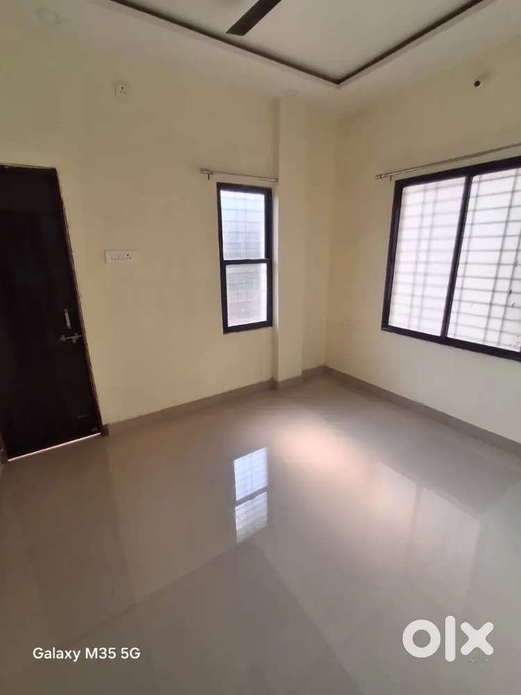 Female Roommate for single room 6000