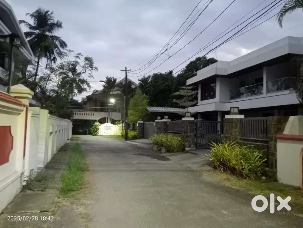 Kadavanthra near giridhar hospital