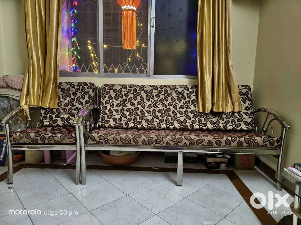 4 seater sofa with 2 chair