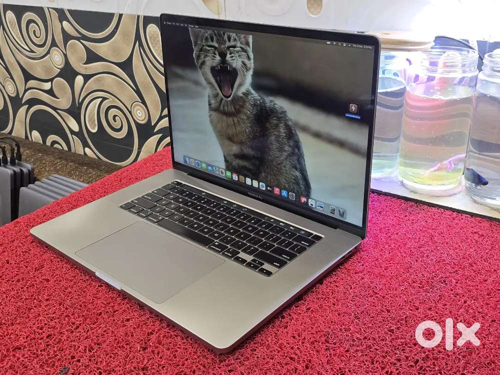 Apple Macbook Pro 2020 i7 16gb 512gb 5.5gb Graphics 16inch Retina