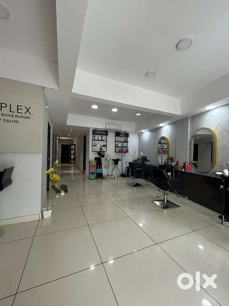Wanted: Male & Female Beauticians + Hair Stylists