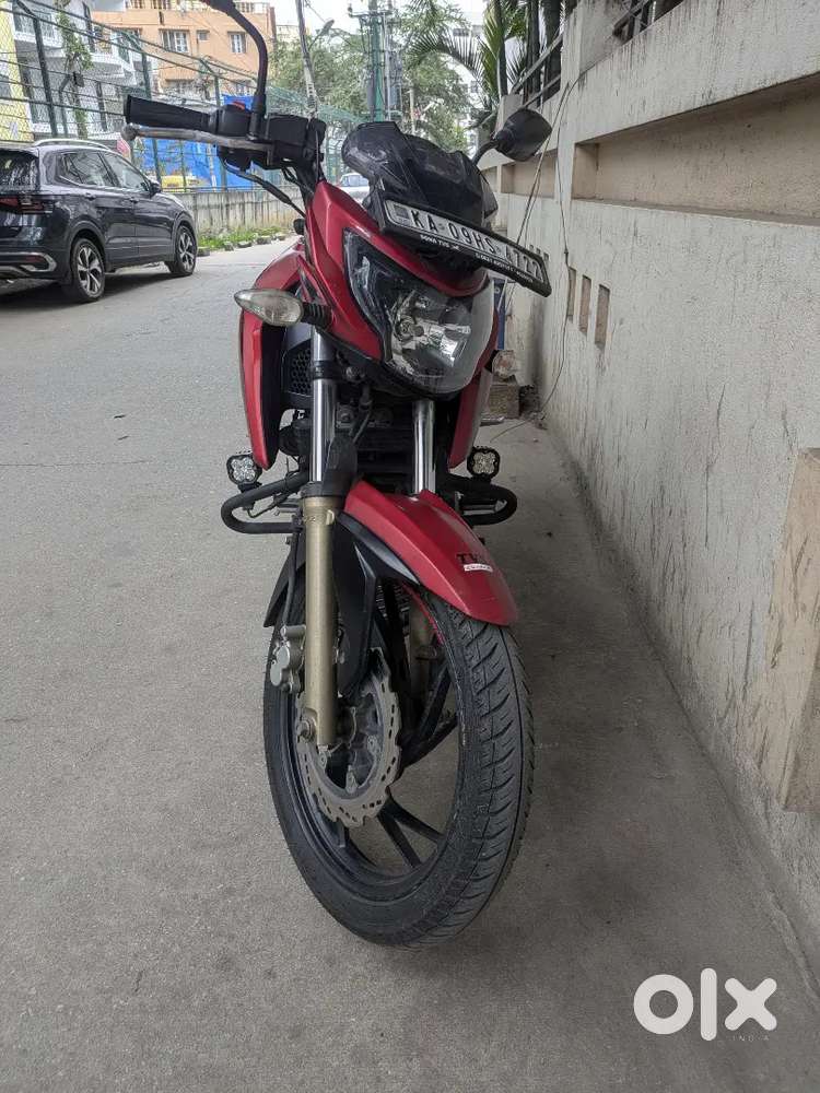 Apache RTR 200 - Red