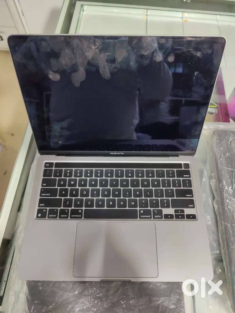 M2 Mac book pro with touch bar, 16gb ram, 512gb ssd, 13.3 led screen