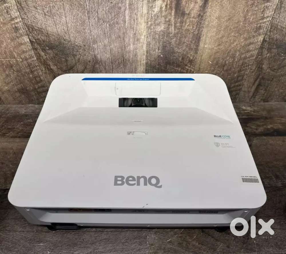 BenQ LW890UST Projector 4000 Lumens Laser Short Throw Lamp 4661 Hours