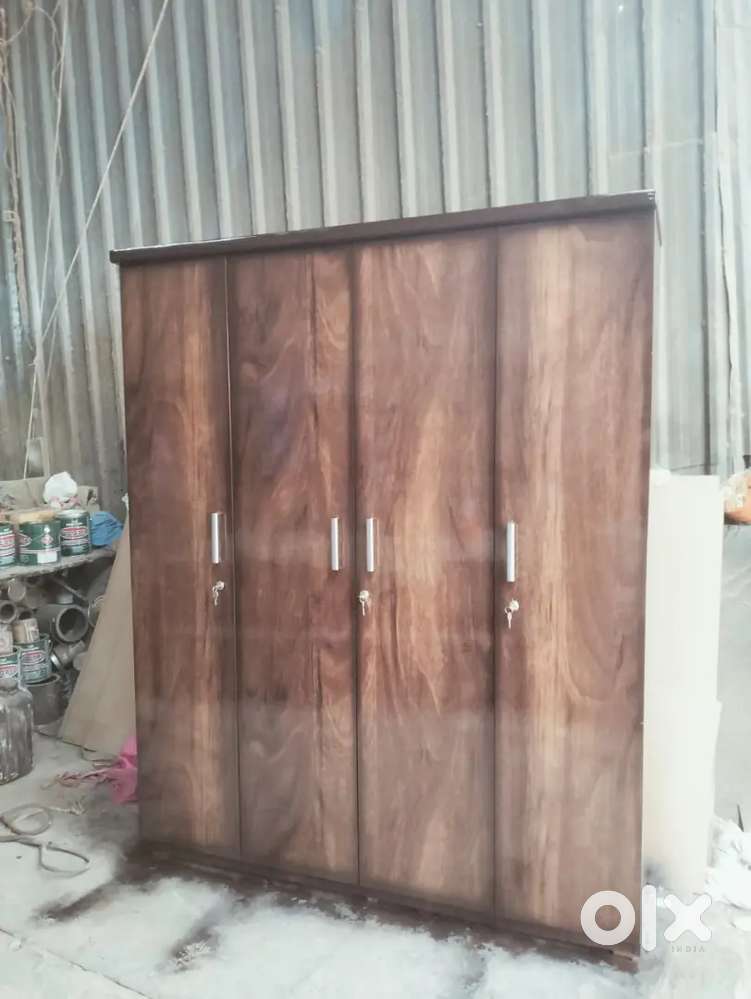 Furniturewalas: 4 Door Wooden Wardrobe @ Just Rs.12,500