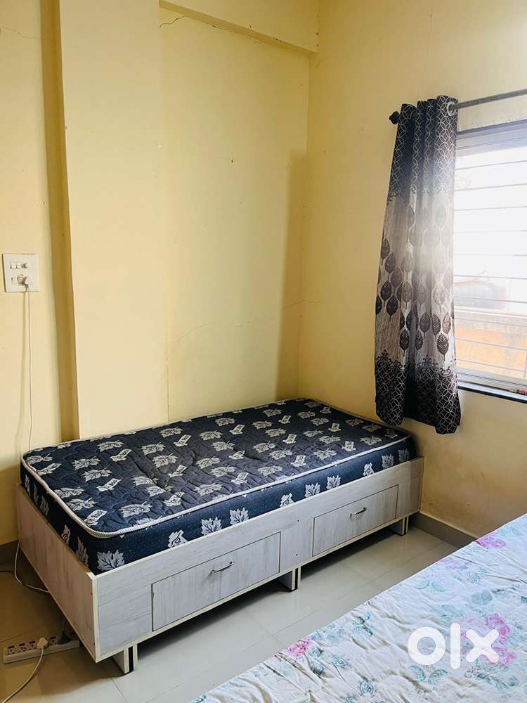 Looking for Male Flatmate in 1.5 bhk Semi Furnished flat