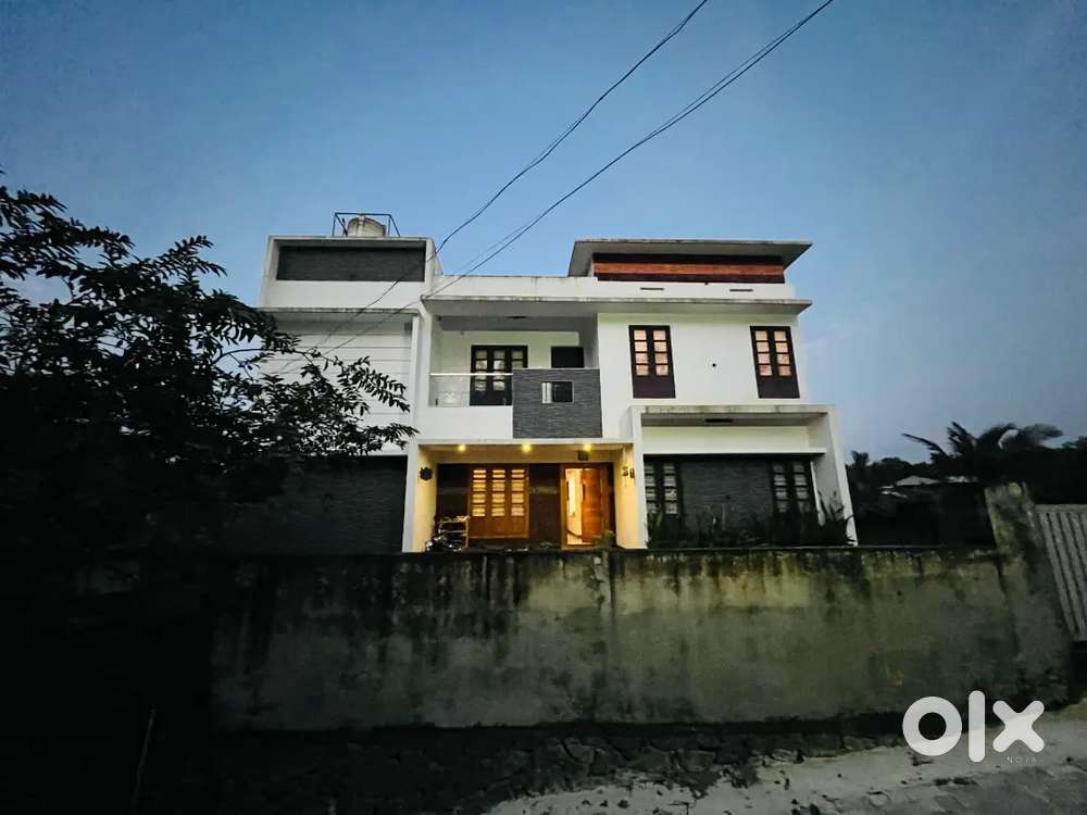 House for sale at Thannikudam THRISSUR