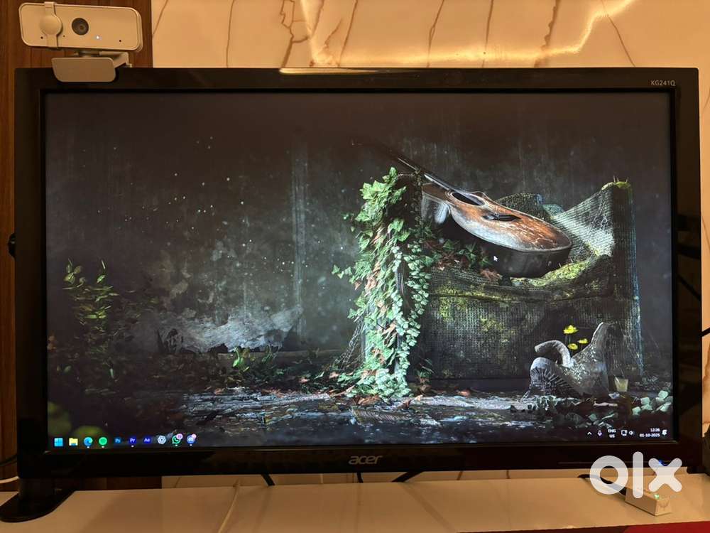 Acer gaming monitor 165hz with monitor arm