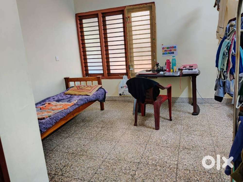 Room for rent Men only