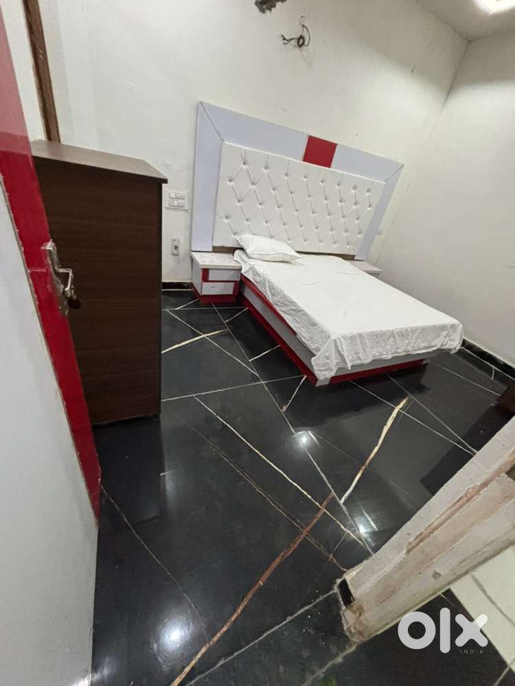 Pg for boys and gril indipandent room Zirakpur