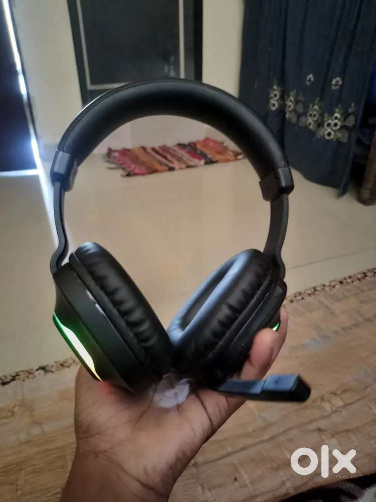 Wireless headphones spinbolt good condition black colour no box