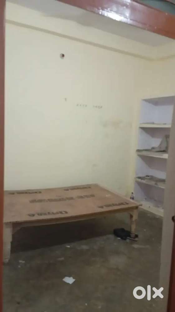 Room for rent beli cmo office dhal  ke niche