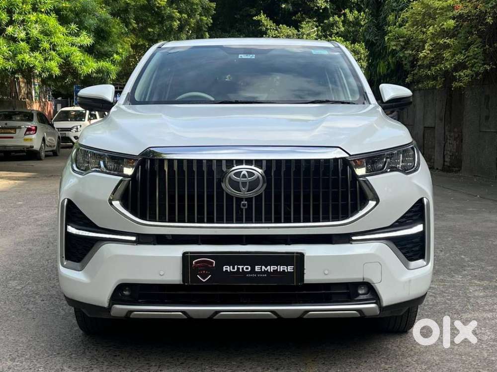 Toyota Innova Hycross 2.0 VX Hybrid 7 STR, 2025, Petrol