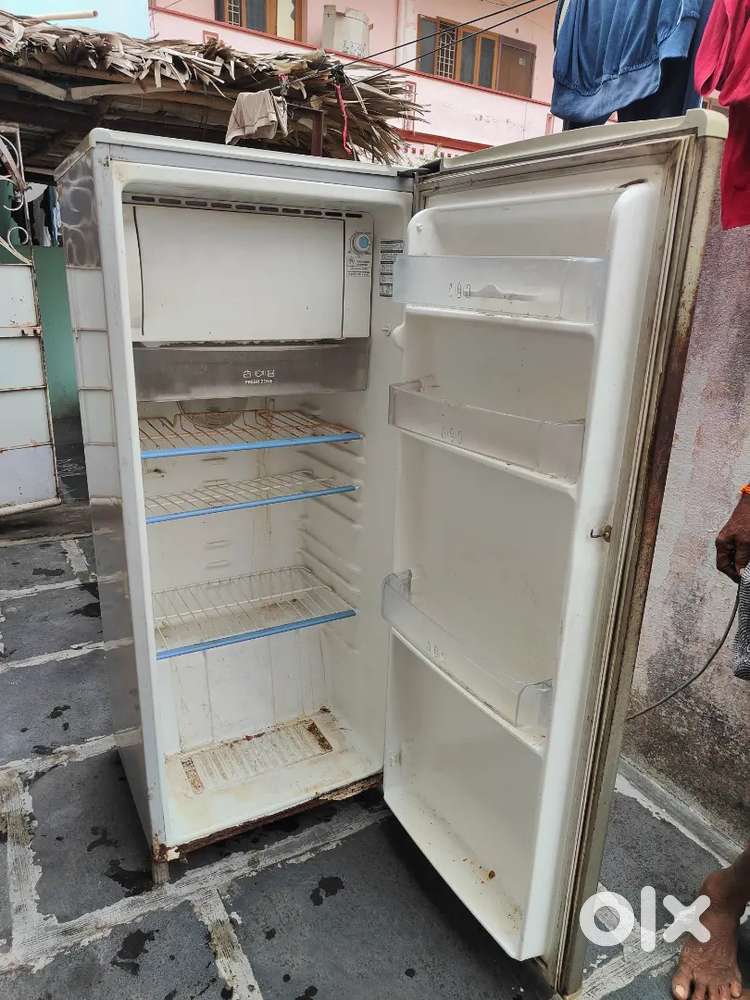Lg Fridge  180